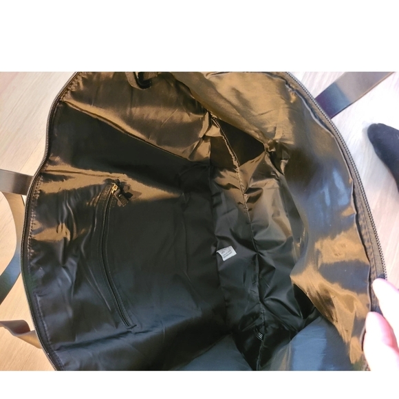 *NWT* Victoria's Secret Multicolor Striped Tote Bag - Picture 6 of 6